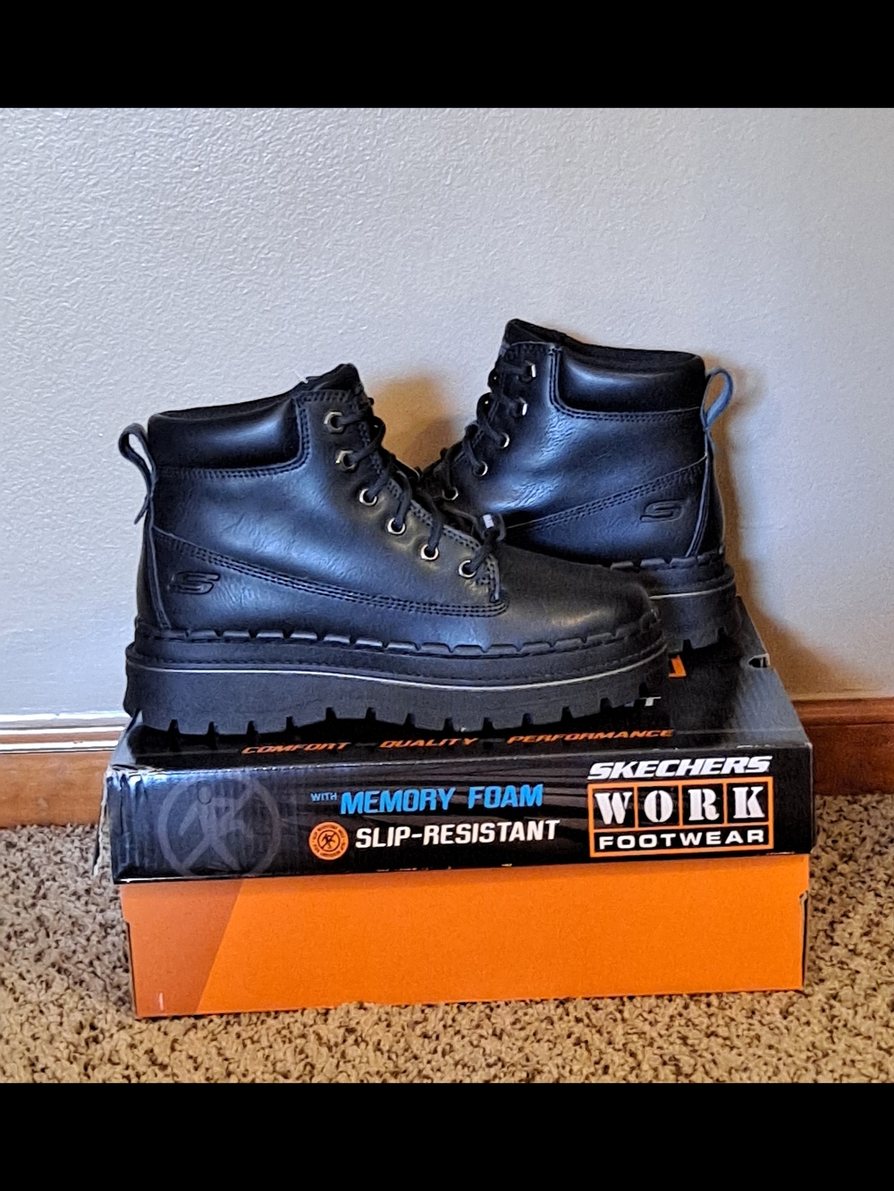 Skechers Women’s Leather Jammers SR EH Black Work Boots with Memory Foam Size 7